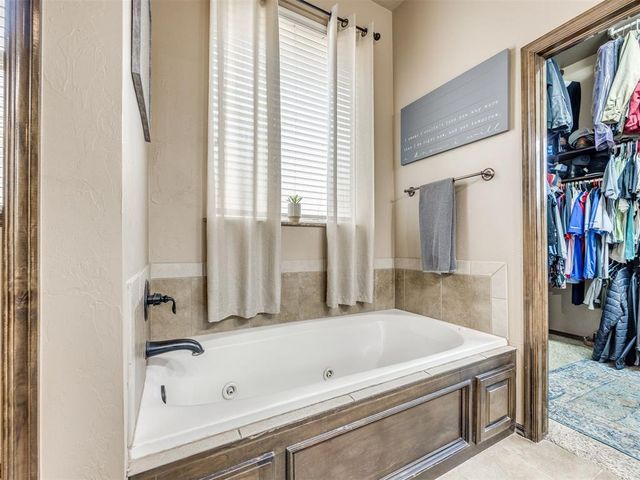 12405 Heathfield Lane, Oklahoma City, OK 73173