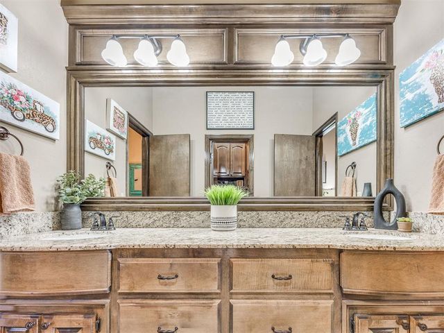 12405 Heathfield Lane, Oklahoma City, OK 73173