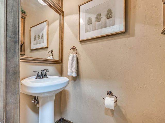 12405 Heathfield Lane, Oklahoma City, OK 73173