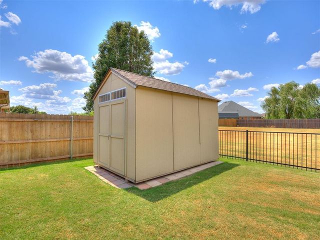 12405 Heathfield Lane, Oklahoma City, OK 73173