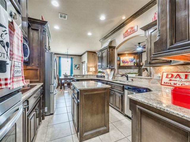 12405 Heathfield Lane, Oklahoma City, OK 73173