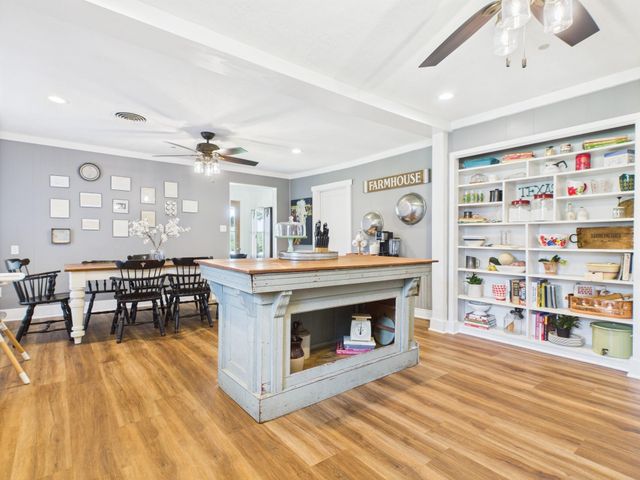 100 E Hill Ranch Lane, New Waverly, TX 77358