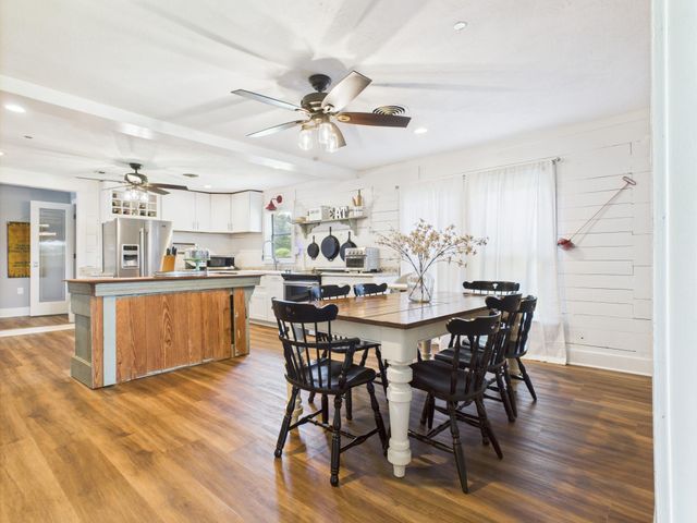 100 E Hill Ranch Lane, New Waverly, TX 77358