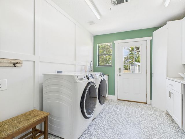 100 E Hill Ranch Lane, New Waverly, TX 77358