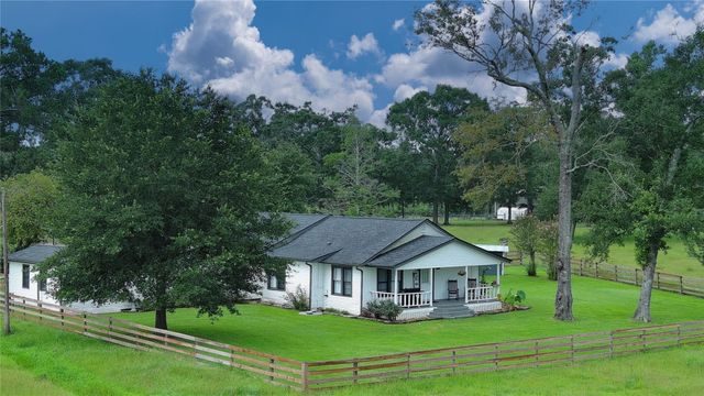 100 E Hill Ranch Lane, New Waverly, TX 77358