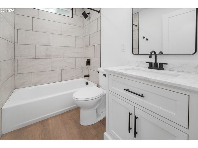 1879 G St, Springfield, OR 97477