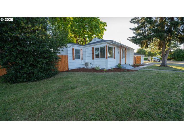 1879 G St, Springfield, OR 97477