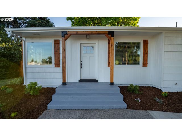 1879 G St, Springfield, OR 97477