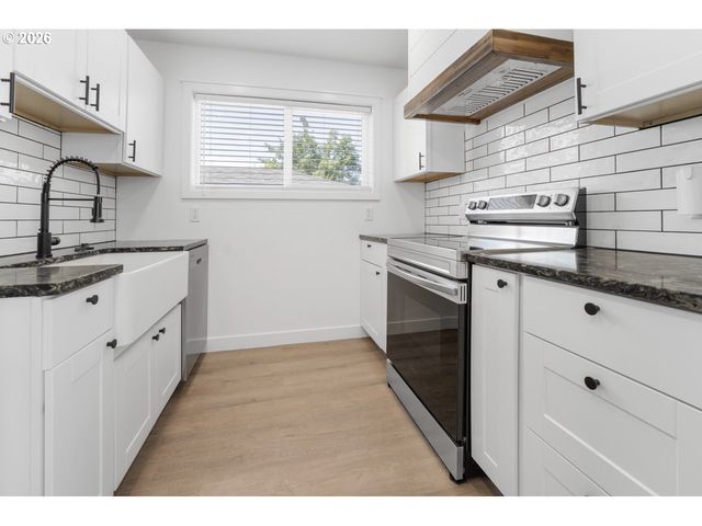 1879 G St, Springfield, OR 97477