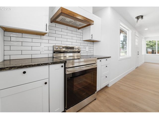 1879 G St, Springfield, OR 97477