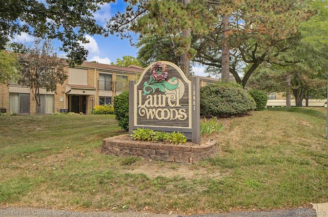 17905 University Park Drive 99, Livonia, MI 48152