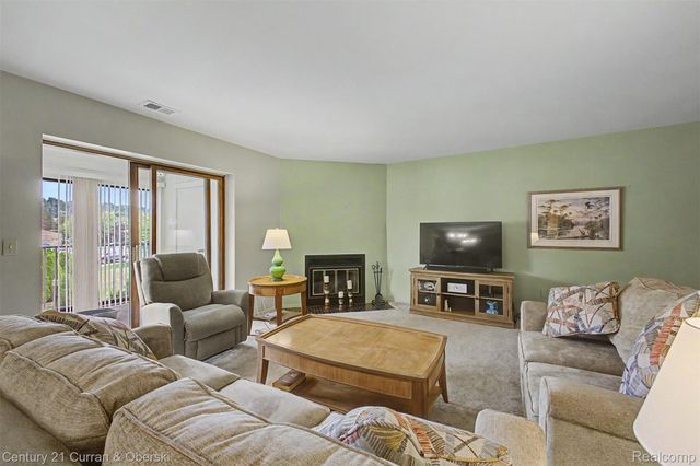17905 University Park Drive 99, Livonia, MI 48152