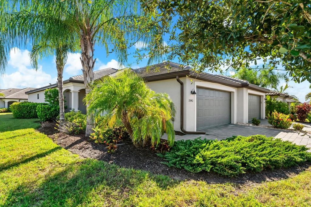 Image 1 of property listing at 15942 CLEAR SKIES PLACE, Bradenton, FL 34211