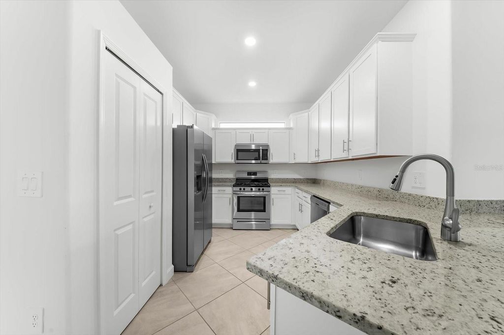Image 11 of property listing at 15942 CLEAR SKIES PLACE, Bradenton, FL 34211