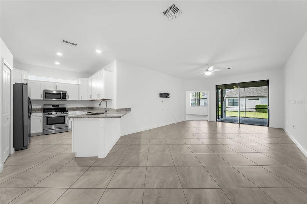 Image 12 of property listing at 15942 CLEAR SKIES PLACE, Bradenton, FL 34211
