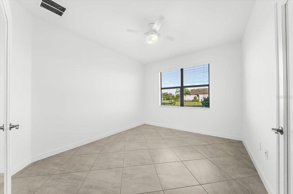 Image 14 of property listing at 15942 CLEAR SKIES PLACE, Bradenton, FL 34211