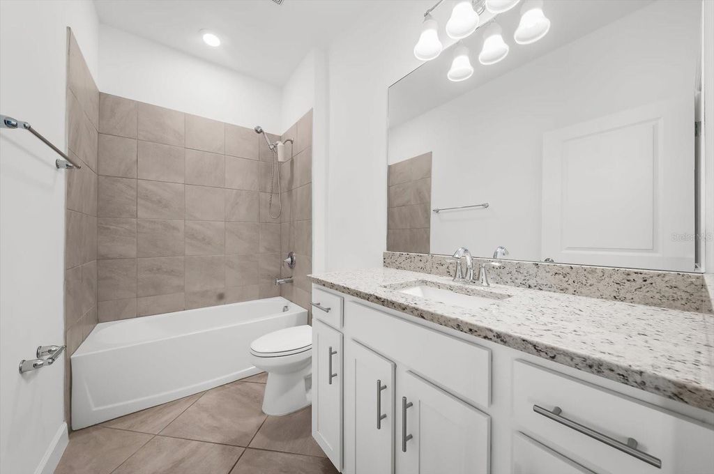 Image 29 of property listing at 15942 CLEAR SKIES PLACE, Bradenton, FL 34211