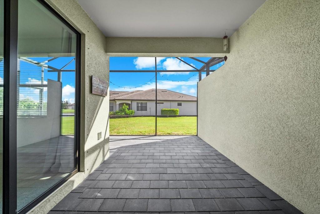 Image 36 of property listing at 15942 CLEAR SKIES PLACE, Bradenton, FL 34211