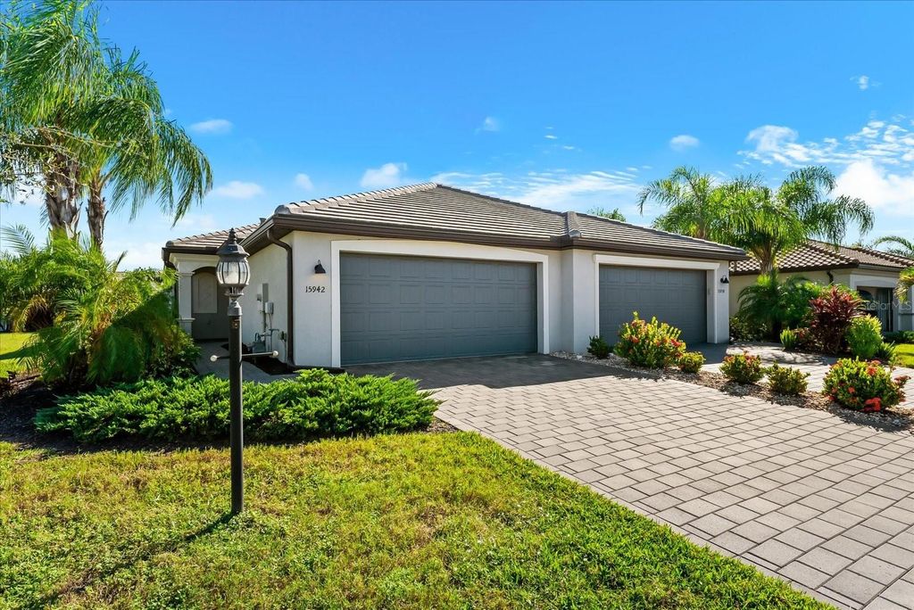 Image 41 of property listing at 15942 CLEAR SKIES PLACE, Bradenton, FL 34211