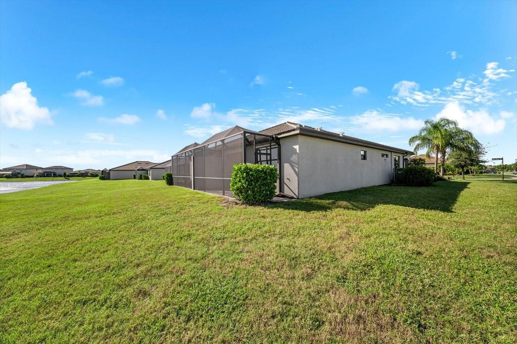 Image 43 of property listing at 15942 CLEAR SKIES PLACE, Bradenton, FL 34211
