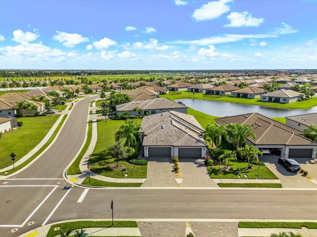 Image 47 of property listing at 15942 CLEAR SKIES PLACE, Bradenton, FL 34211