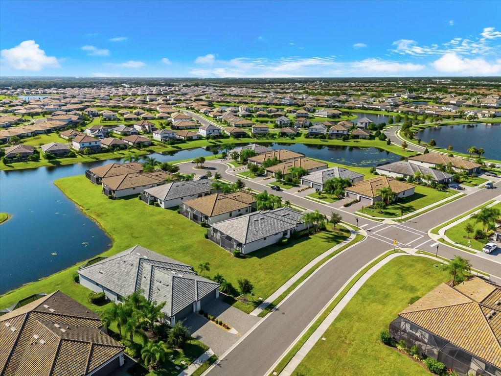 Image 50 of property listing at 15942 CLEAR SKIES PLACE, Bradenton, FL 34211