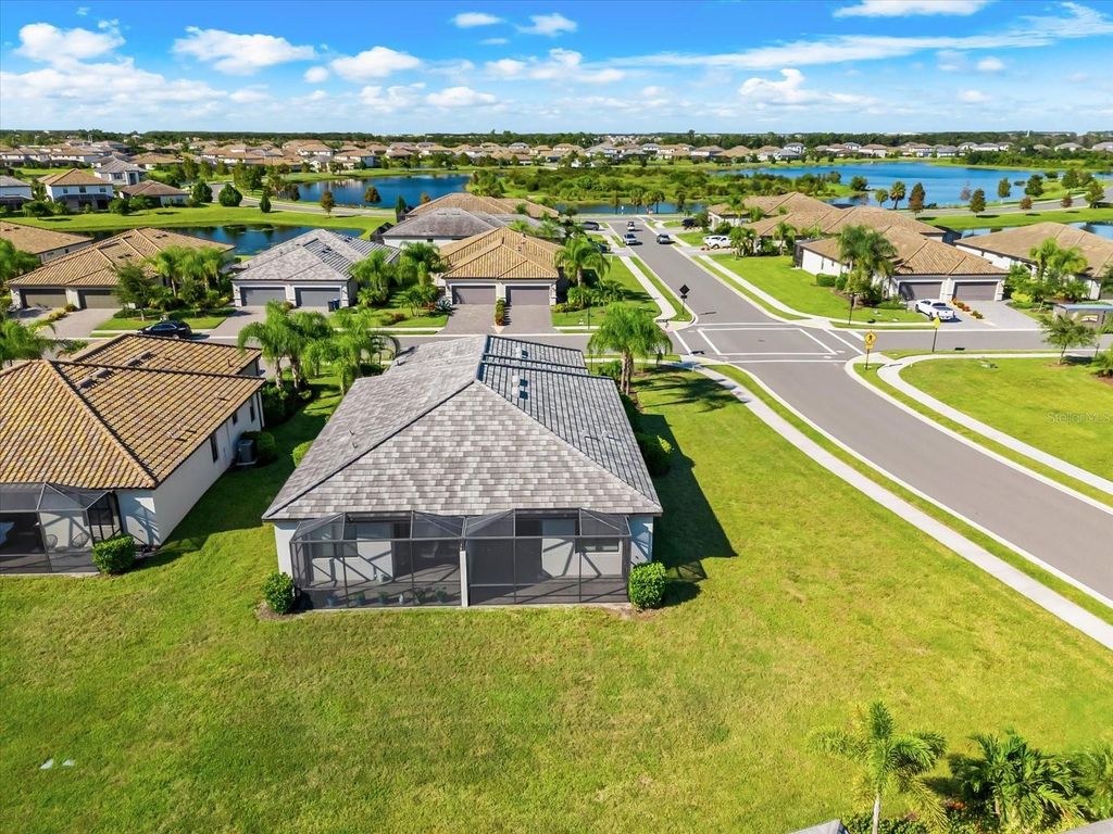 Image 51 of property listing at 15942 CLEAR SKIES PLACE, Bradenton, FL 34211