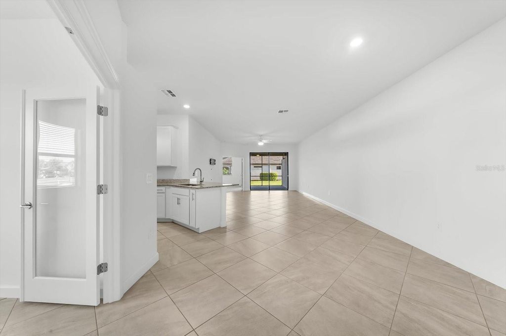 Image 7 of property listing at 15942 CLEAR SKIES PLACE, Bradenton, FL 34211
