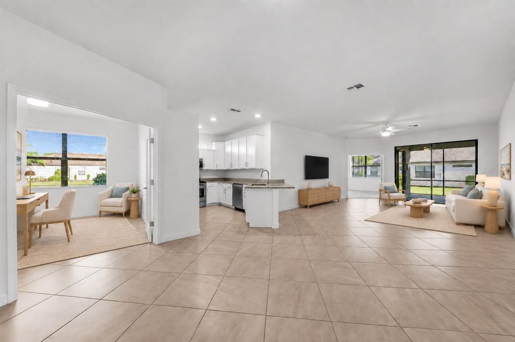 Image 9 of property listing at 15942 CLEAR SKIES PLACE, Bradenton, FL 34211