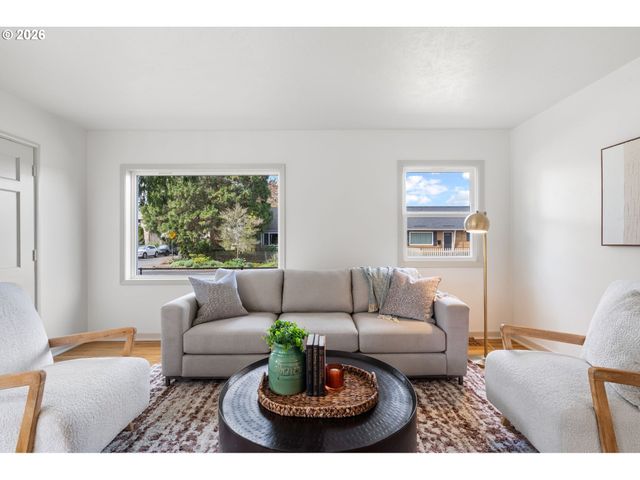 6909 Ne Multnomah St A, Portland, OR 97213