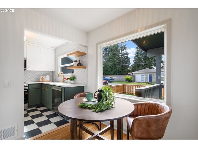 6909 Ne Multnomah St A, Portland, OR 97213