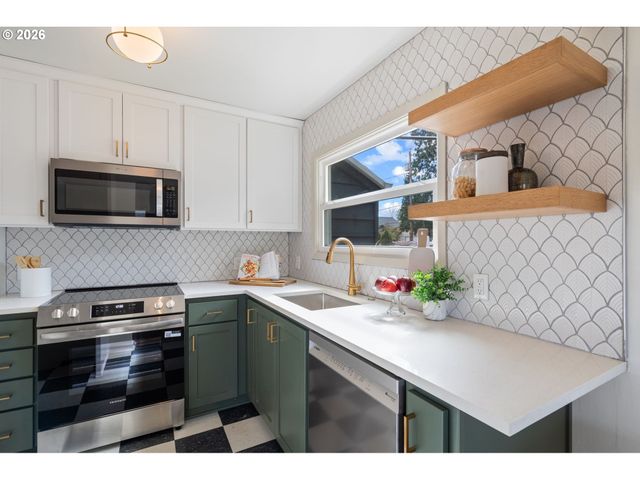 6909 Ne Multnomah St A, Portland, OR 97213