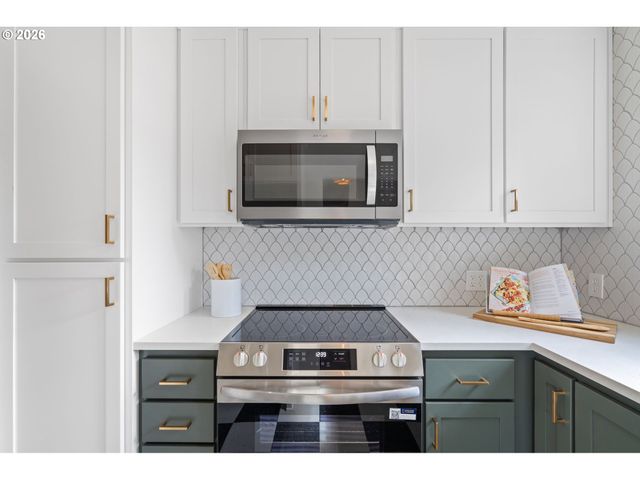 6909 Ne Multnomah St A, Portland, OR 97213