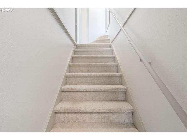 6909 Ne Multnomah St A, Portland, OR 97213