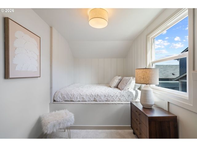 6909 Ne Multnomah St A, Portland, OR 97213