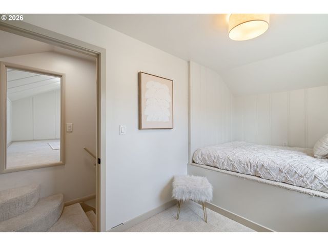 6909 Ne Multnomah St A, Portland, OR 97213