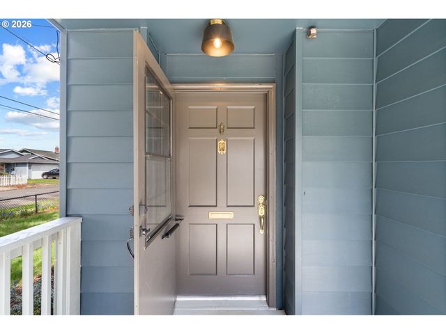 6909 Ne Multnomah St A, Portland, OR 97213