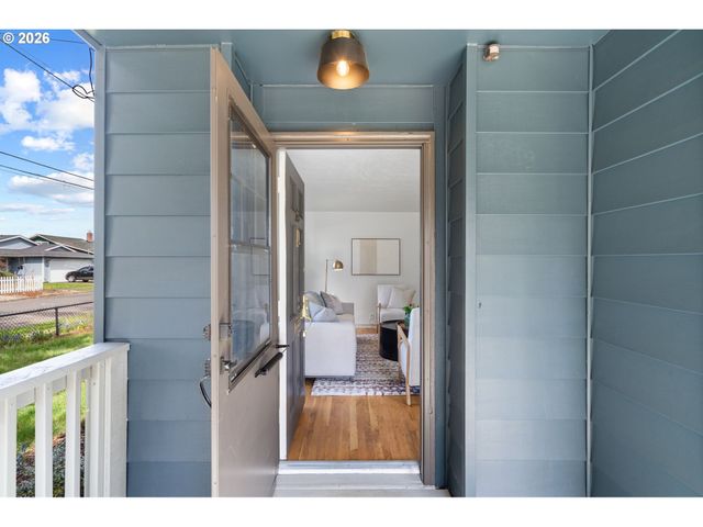 6909 Ne Multnomah St A, Portland, OR 97213