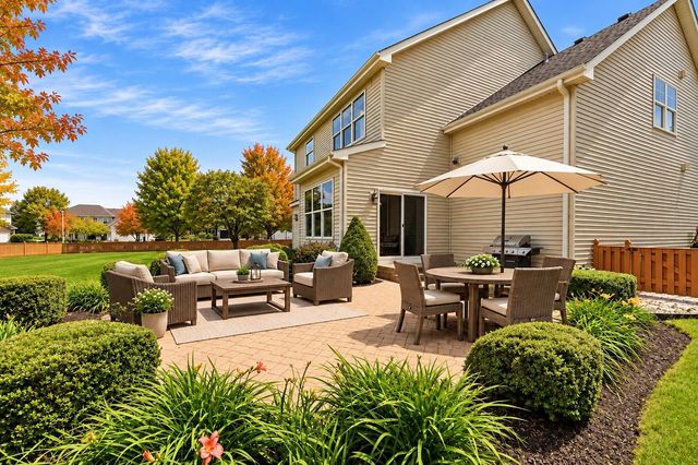 233 Willington Way, Oswego, IL 60543