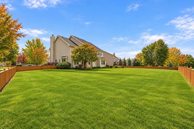 233 Willington Way, Oswego, IL 60543