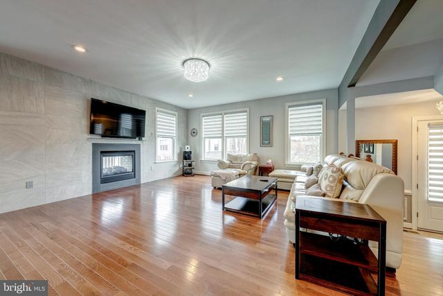 567 VAN BUREN ST, Herndon, VA 20170