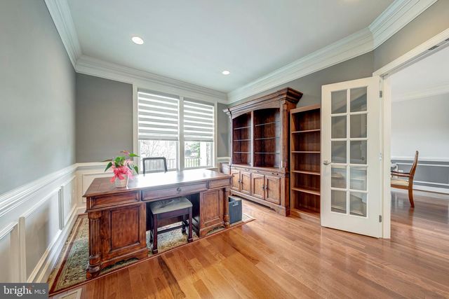 567 VAN BUREN ST, Herndon, VA 20170