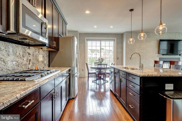 567 VAN BUREN ST, Herndon, VA 20170