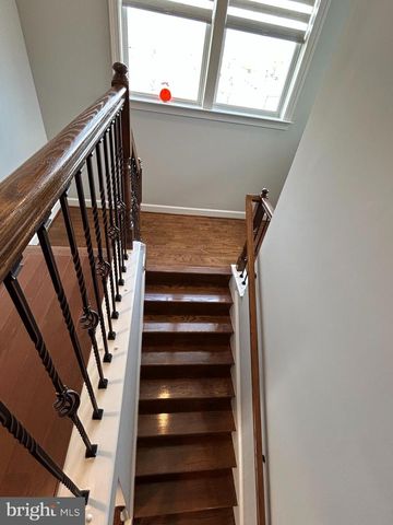 567 VAN BUREN ST, Herndon, VA 20170