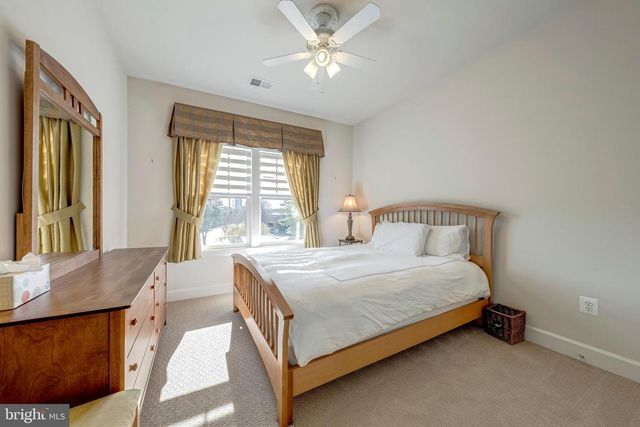 567 VAN BUREN ST, Herndon, VA 20170