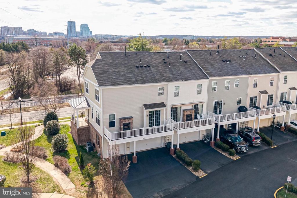 567 VAN BUREN ST, Herndon, VA 20170