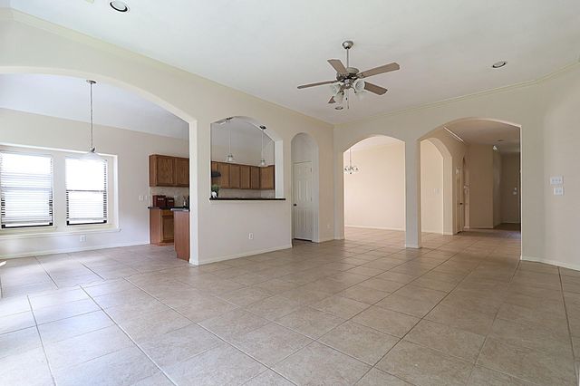 19135 Center Park Drive, Spring, TX 77373