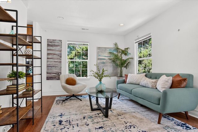 7925 Greenly, Oakland, CA 94605