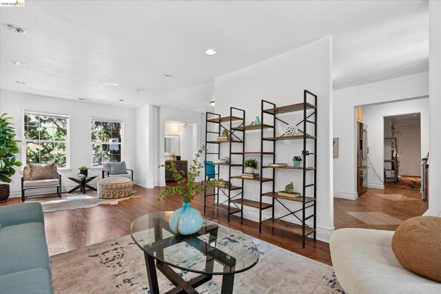 7925 Greenly, Oakland, CA 94605