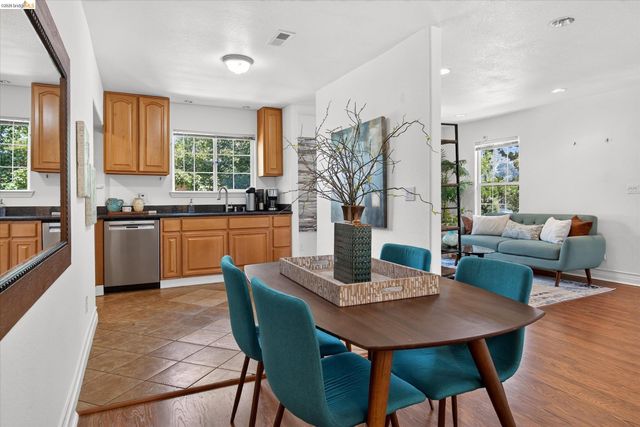 7925 Greenly, Oakland, CA 94605